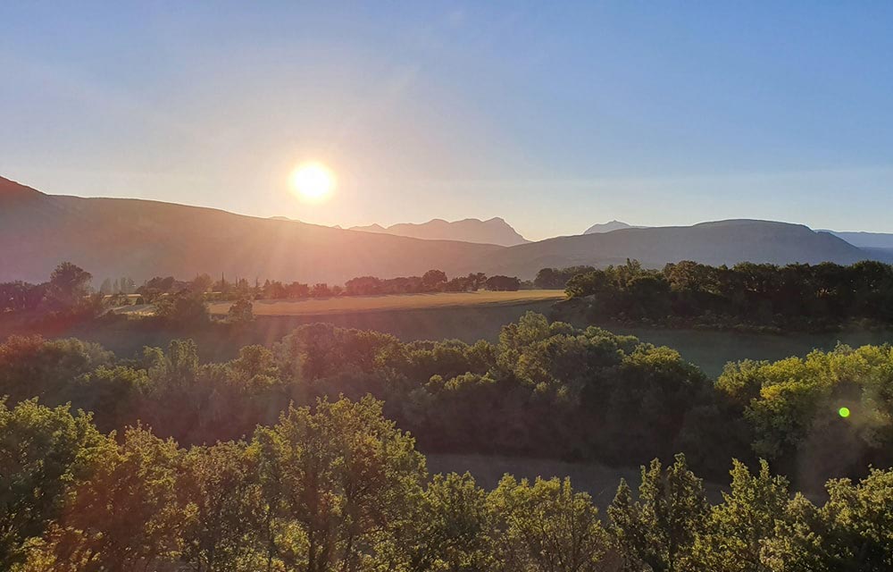 Sunrise near Château Les Oliviers de Salettes